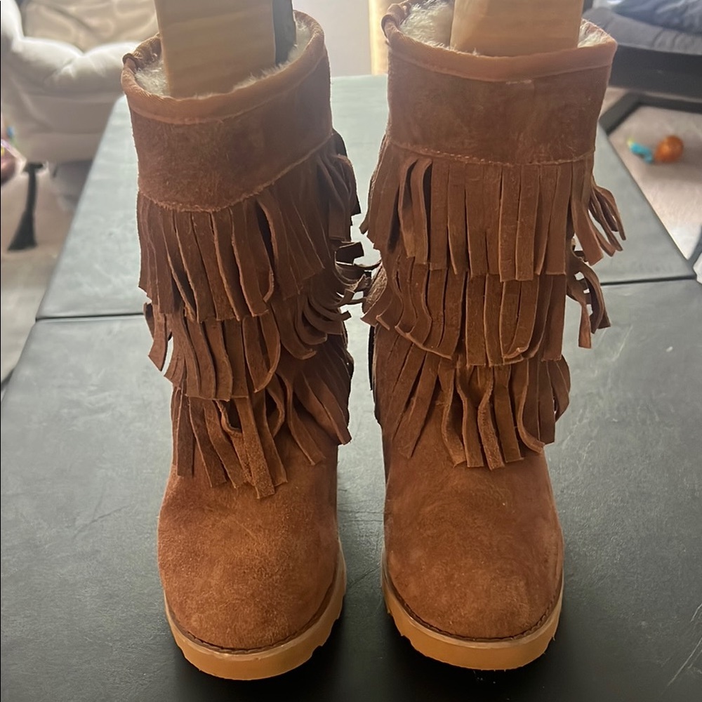Lugz Brown Ankle Boots with Fringe Detail New Sherpa lined 7.5